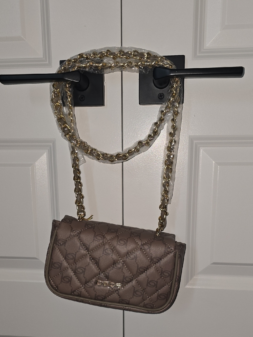 BeBe taupe quilted crossbody with gold hardware - Picture 3 of 7